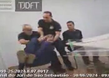 Preso destrói sala de audiência após saber que ficará na cadeia