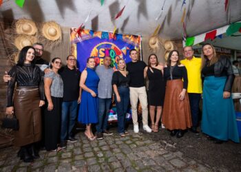 São Pedro de Tuparetama: segunda noite é marcada por shows e visita do deputado Felipe Carreras