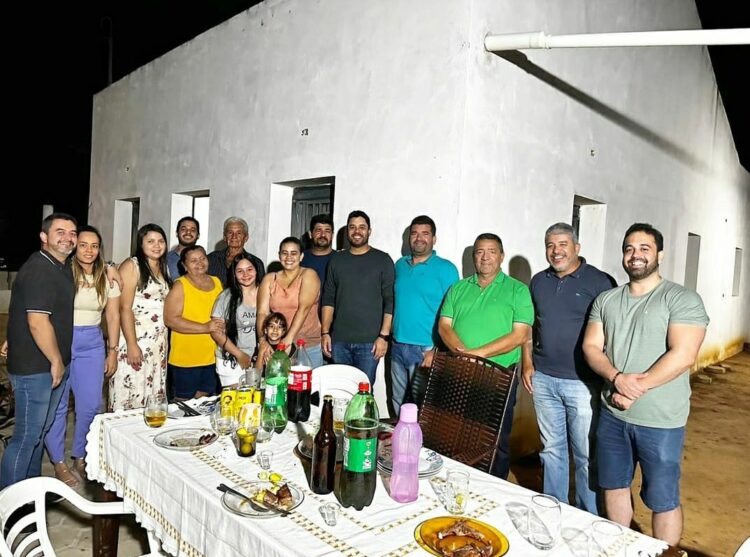 Marquinhos Melo participa de jantar no sítio Barriguda de Iguaracy com presença de Zeinha Torres e Leonardo Dessoles