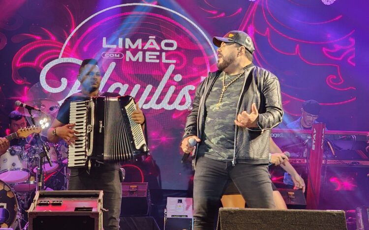 Limão com Mel brilha na Festa de Agosto em Jabitacá com grande público; Hoje é a vez do fenômeno do Arrocha, Nadson o Ferinha