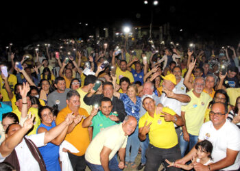 Iguaracy: Bate-Papo no sítio Alazão teve cara de comício e atraiu multidão em evento de campanha realizado por Dr. Pedro Alves e Marquinhos Melo