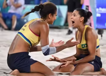 Ana Patrícia e Duda batem canadenses e conquistam o ouro no vôlei de praia em Paris