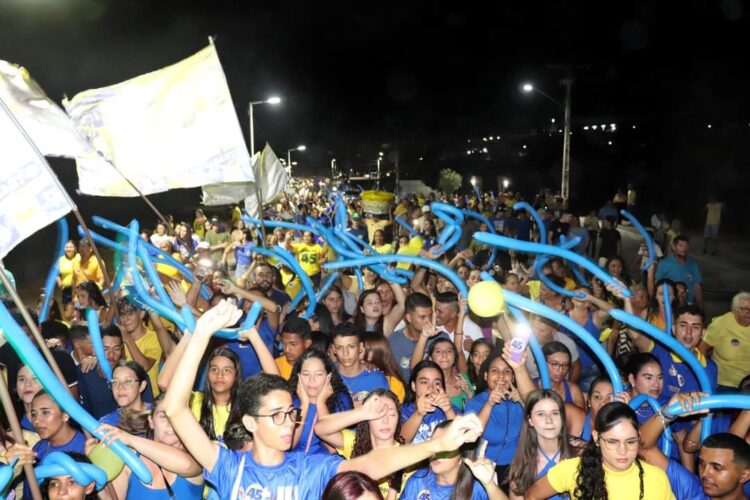 Em Iguaracy Dr. Pedro e Marquinhos arrastam multidão em evento de campanha. Neste domingo dia 29 tem comício em Jabitacá