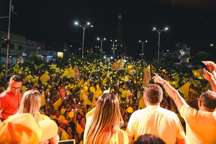 Itapetim: Evento de campanha de Aline e Chico reúne multidão e presta homenagem ao deputado José Patriota