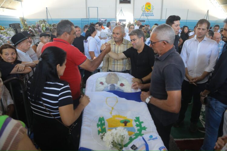 Velório de José Patriota reúne lideranças políticas e emocionados tributos em Afogados da Ingazeira