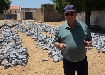 Prefeito Zeinha Torres visita obras em Jabitacá