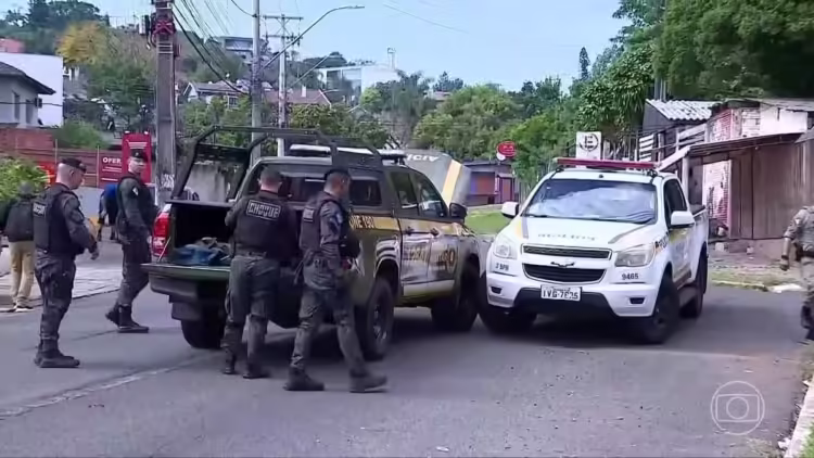 Homem mata a tiros pai, irmão e PM, deixa 9 feridos e é morto dentro de casa no RS, diz polícia