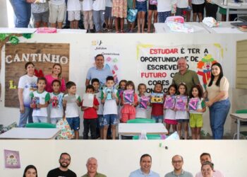 Prefeitura de Brejinho entrega presentes a mais de 1.000 alunos em comemoração ao Dia das Crianças