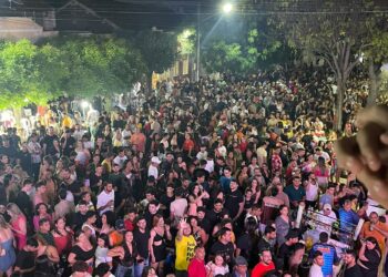 Festa da Vitória de Sandrinho e Daniel em Afogados arrasta multidão