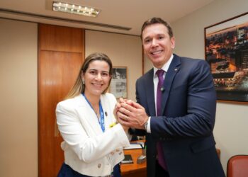 Prefeita eleita Aline Karina se reúne com deputado Felipe Carreras e anuncia projeto para construção de novo hospital