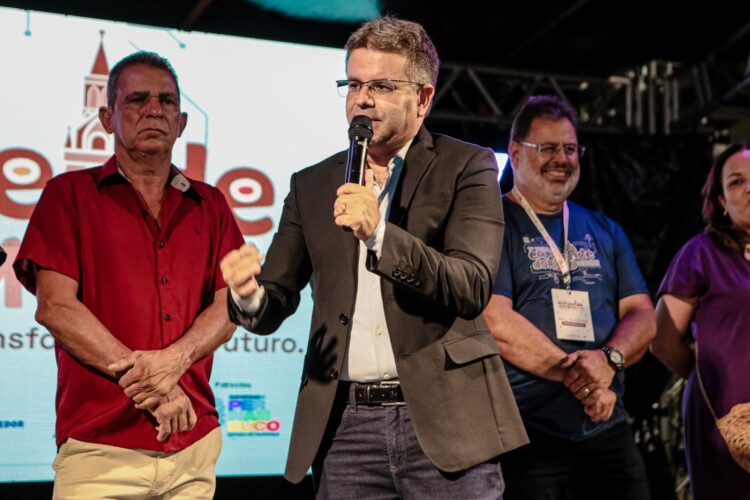 Sandrinho prestigiou abertura da 7ª feira de empreendedorismo de Afogados da Ingazeira