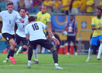 Brasil empata com o Uruguai e termina o ano em quinto lugar nas Eliminatórias