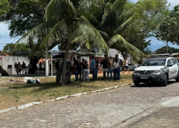 Nordeste: Homem mata pai a facadas e arranca a cabeça dele em praça pública