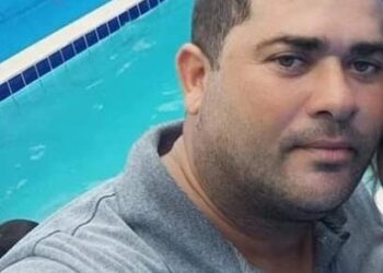 Acidente envolvendo carro e moto deixa um homem gravemente ferido em Afogados