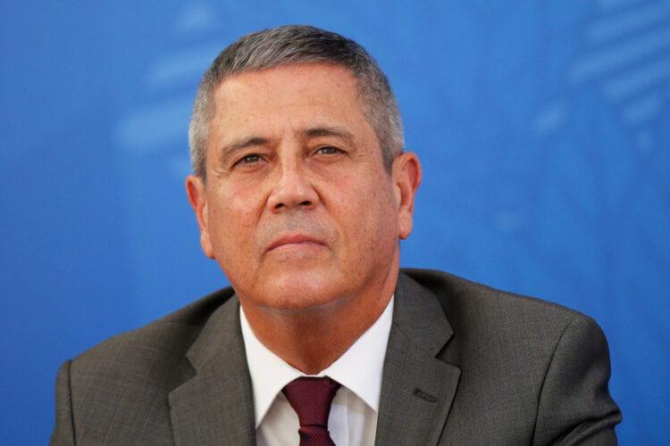 PF prende Braga Netto