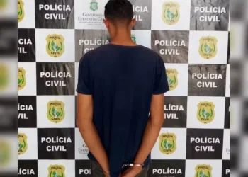 Homem de 24 anos é preso suspeito de estuprar e atear fogo na namorada de 14 anos