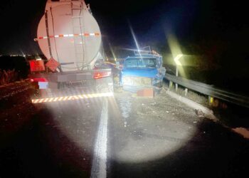 Acidente entre Micro-ônibus com universitários e caminhonete na BR-232