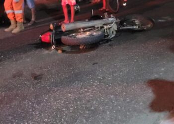 Batida de motos deixa feridos no bairro São Brás, em Afogados