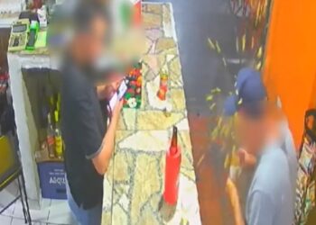 Coxinha “explode” e cliente de lanchonete sofre queimaduras