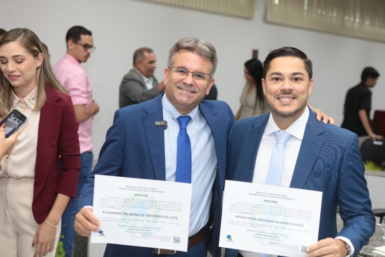 Sandrinho reafirma compromissos assumidos com a população durante diplomação