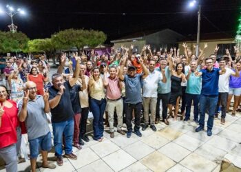 Prefeito Adelmo Moura inaugura calçamento ligando Pimenteira à Piedade do Ouro