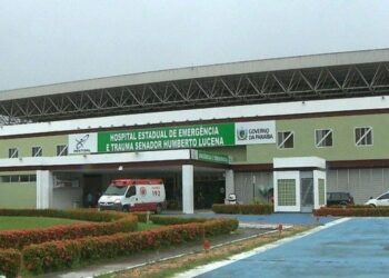 Idoso é internado com objeto de 1 metro nas partes íntimas