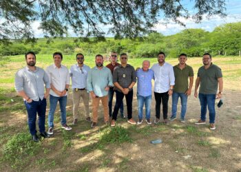 Iguaracy avança na segurança: Dr. Pedro Alves recebe autoridades da Secretaria de Defesa Social de Pernambuco para definição local para construção de delegacia