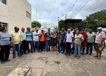 Fortalecimento da agricultura: Carnaíba entrega boletos do Garantia Safra 2024-2025 e trator para comunidades rurais