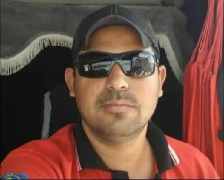 Caminhoneiro morre e filho fica ferido em acidente na PE 275, em São José do Egito