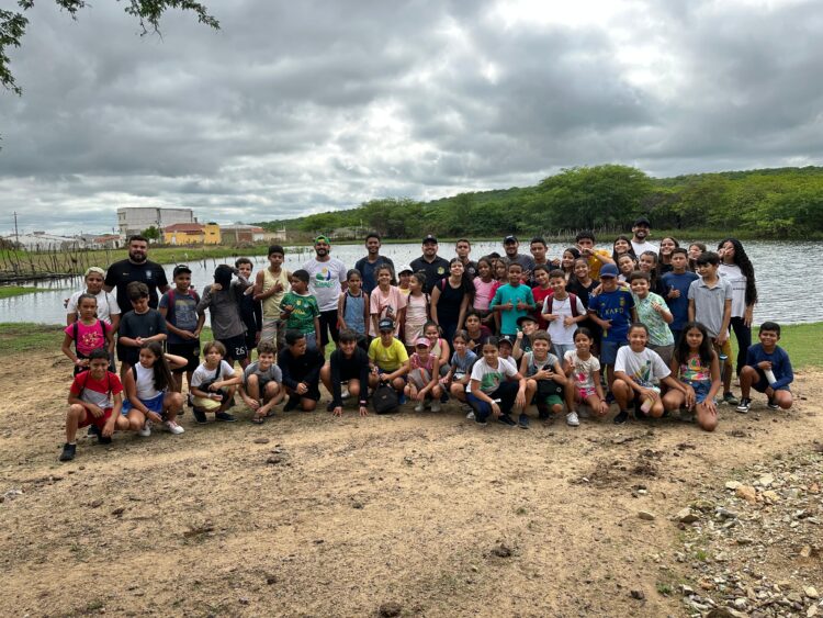 Colônia de Férias em Iguaracy: Sucesso garantido com diversão e aprendizado para as crianças!.