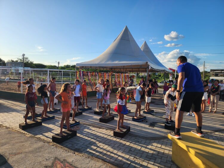 Funcional Kids agitou Iguaracy: Desfile, atividades e alegria no Parque Municipal!