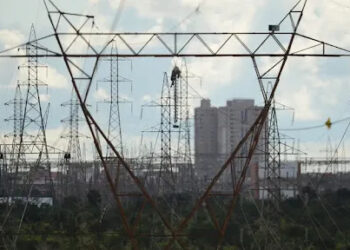 Pernambuco e mais oito estados possuem risco de apagões e sobrecarga “inadmissível” na rede elétrica, afirma ONS