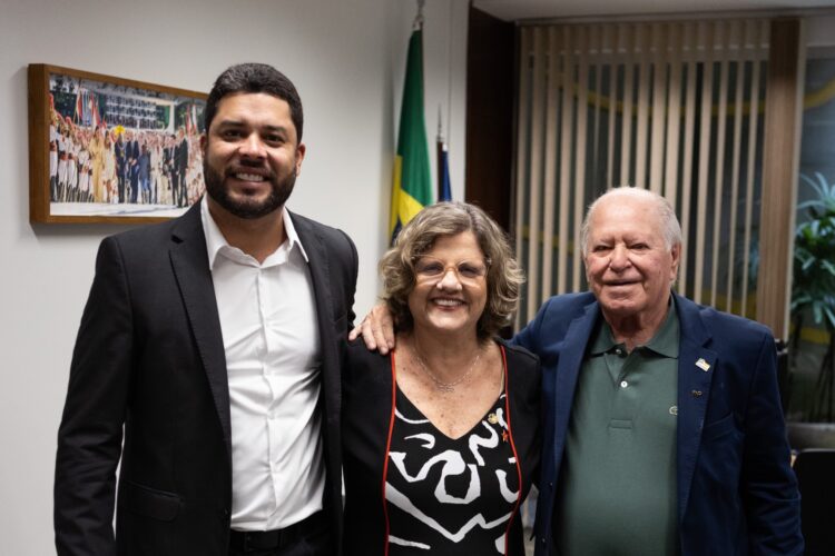 Prefeito de Iguaracy Dr.pedro Pedro Alves e vice-prefeito Marquinhos Melo conseguem R$ 200 mil reais com a senadora Teresa Leitão para fortalecer a assistência social de Iguaracy