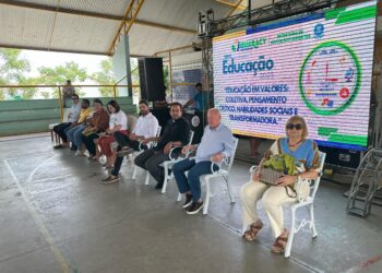 Prefeito Dr. Pedro Alves inaugura seminário de abertura do ano letivo em Iguaracy e anuncia reajuste de 6,27% no piso salarial dos profissionais do magistério