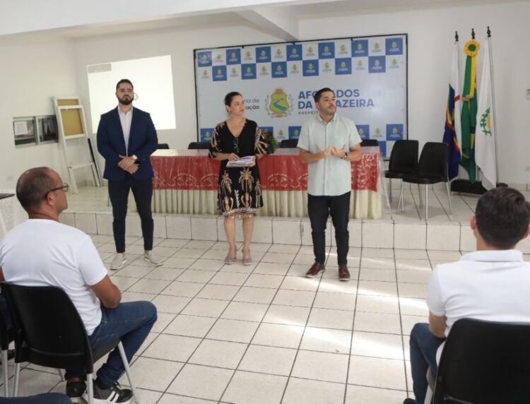 Agentes passam por capacitação para o disciplinamento do trânsito em Afogados