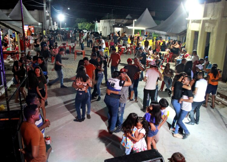 Festa de Março agita Irajaí com shows realizados pela Prefeitura Municipal de Iguaracy