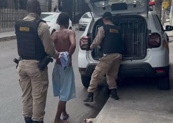 Jovem de 18 anos é preso por agredir e tentar estuprar a própria avó