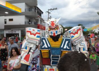 Carnaval de Afogados abriu espaço para as crianças. À noite, concurso de Tabaqueiros e Pedrinho Pegação animando a puxada do trio