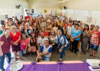 Prefeita Aline Karina participa do Forró do Grupo da Terceira Idade Amigos do Caminho no Serviço de Convivência e Fortalecimento de Vínculos