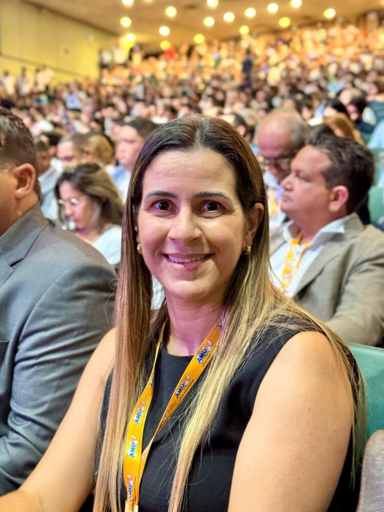 Prefeita Aline Karina e equipe de governo participam do 8º Congresso Pernambucano de Municípios promovido pela Amupe