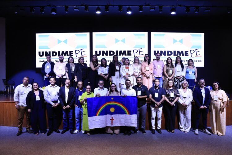 Dirigentes municipais elegem nova diretoria da Undime/PE por aclamação durante o 21º Fórum da entidade
