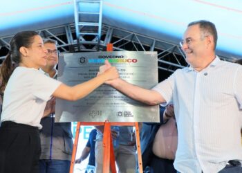 Governadora Raquel Lyra e o prefeito Zeca Cavalcanti entregam estrada requalificada entre Arcoverde e Ipojuca