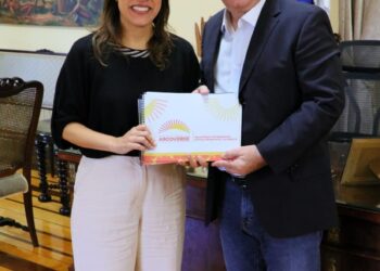 Prefeito de Arcoverde se reúne com governadora Raquel Lyra para tratar de demandas do município