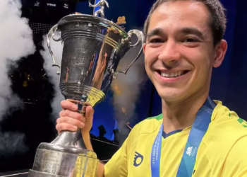 Hugo Calderano vence chinês e se torna campeão mundial de Tênis de Mesa