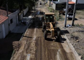 Prefeitura de Arcoverde inicia intervenção emergencial na Rua Cícero Monteiro de Mello
