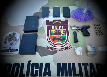 Casal é preso com drogas, arma de fogo e material para tráfico durante Operação Cactus em Serra Talhada