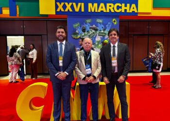 Prefeito de Iguaracy, Dr. Pedro Alves, Vice-Prefeito Marcos Melo e Rodrigo Valadares Participam da XXVI Marcha a Brasília em Defesa dos Municípios