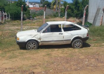 Jovem capota carro na zona rural de Afogados da Ingazeira