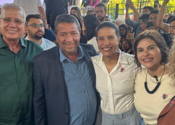 Zeinha Torres, participa da entrega das Carretas da Mulher pernambucana junto à Governadora Raquel Lyra