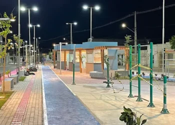 Polícia flagra uso de drogas e perturbação de sossego em salão de beleza no bairro São Francisco